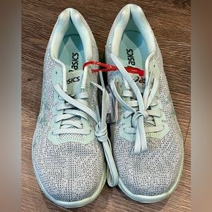 NWT ASICS Gel-Kenun Women’s Athletic running shoes | size 7.5